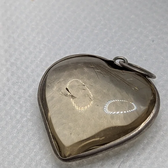 ✨ Heart-Shaped Rutilated Quartz Pendant ✨ - Picture 3 of 7